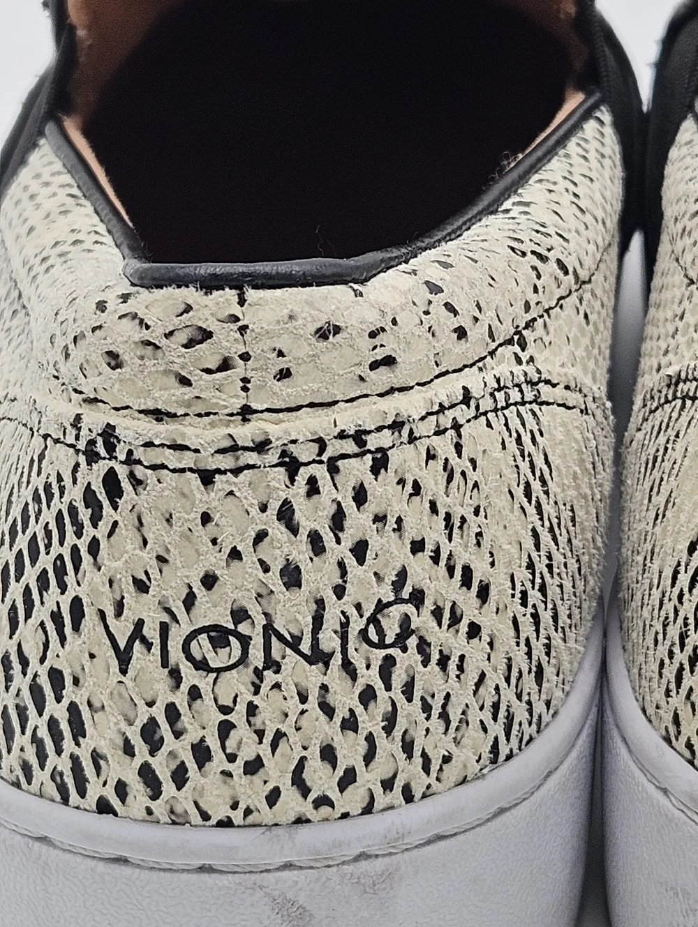 Vionic Demetra slip on sneakers cream and black snake print size 10